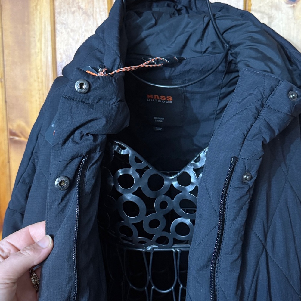 Black Quilted Bass Outdoor Women's High-Low Quilted Outdoor Puffer, Black Beauty - Picture 8 of 14
